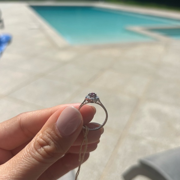 Simple Ruby Ring - Picture 4 of 6